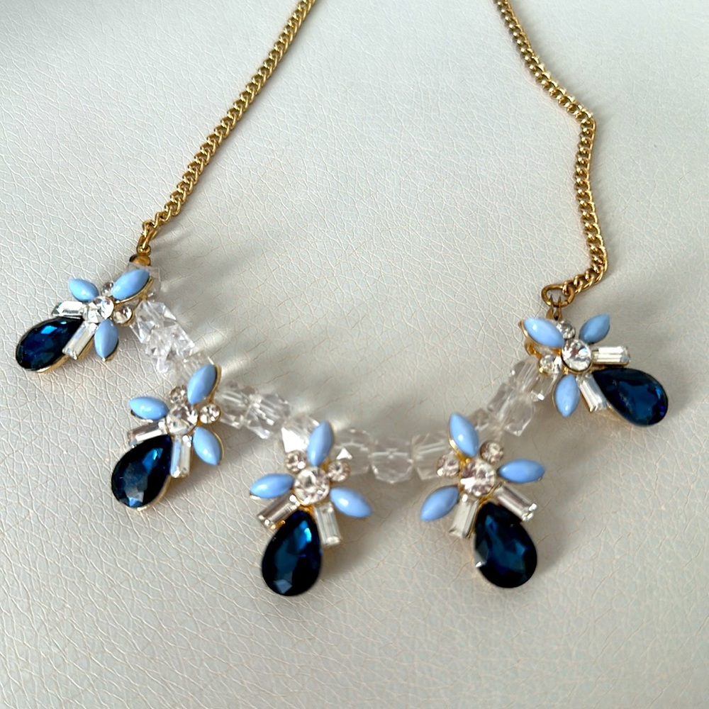 Stunning statement necklace in faux gemstones in blue and white🩵🤍 - Picture 2 of 5
